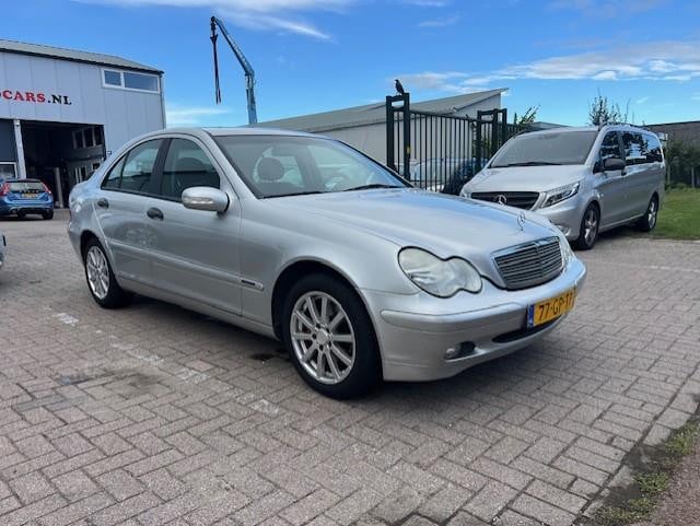Mercedes-Benz C-Klasse 180 elegance