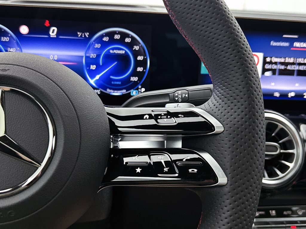 Mercedes-Benz Eqb 250+ business solution amg 71 kwh | trekhaak | premium pa