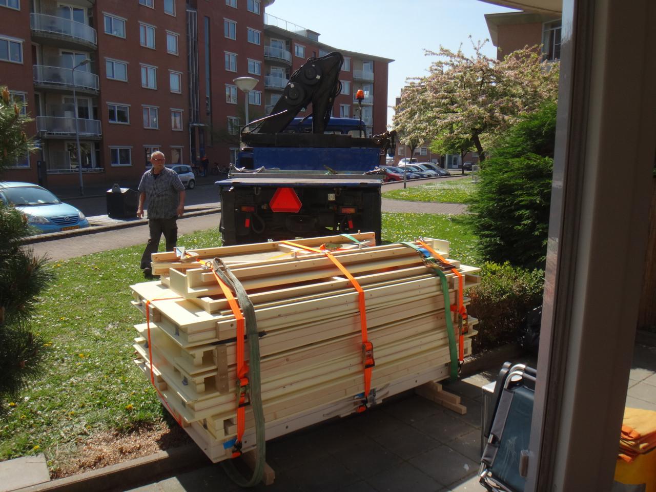 Uniek design strandhuisje met plaats te koop op het Zuidstrand Walcheren.