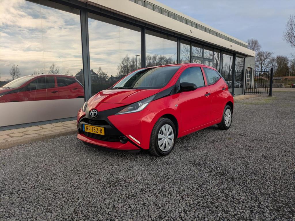 Toyota Aygo 1.0 vvt-i x-fun | airco | bluetooth