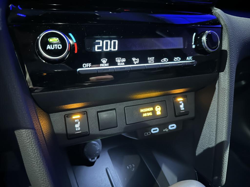 Toyota Yaris Cross 1.5 hybrid 130 dynamic *acc*winterpakket*camera*17inch*