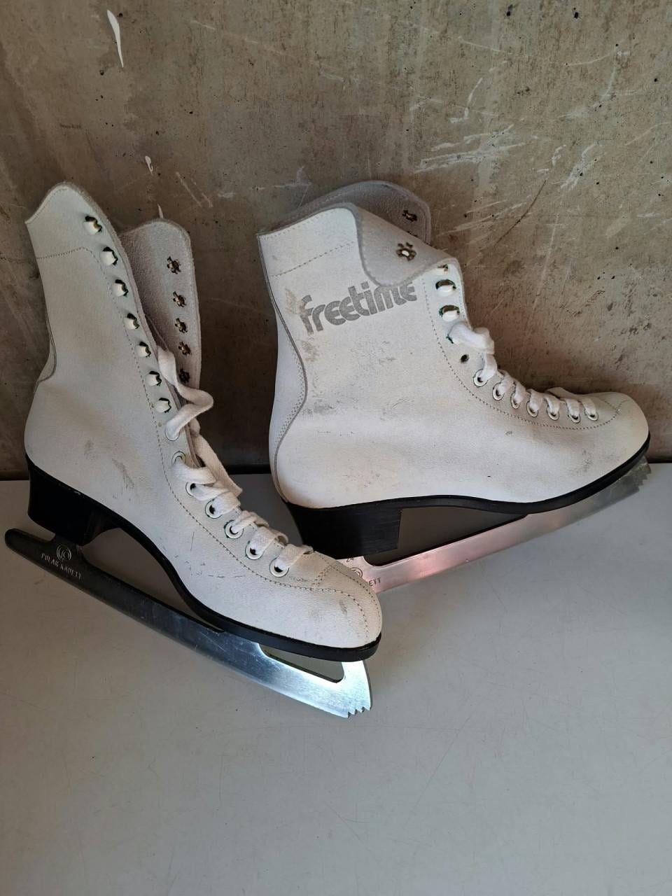 Te koop diverse schaatsen