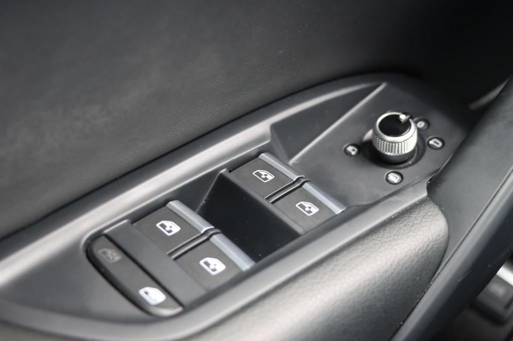 Audi Q5 50 tfsi e quattro s edition competition 300pk s-tronic | pano | luc