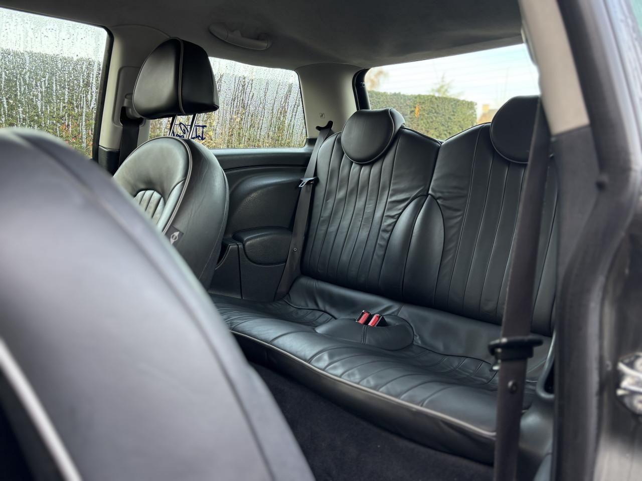 MINI Cooper Parklane 2006 | Nieuwe APK | Cruise control | Stoelverwarming