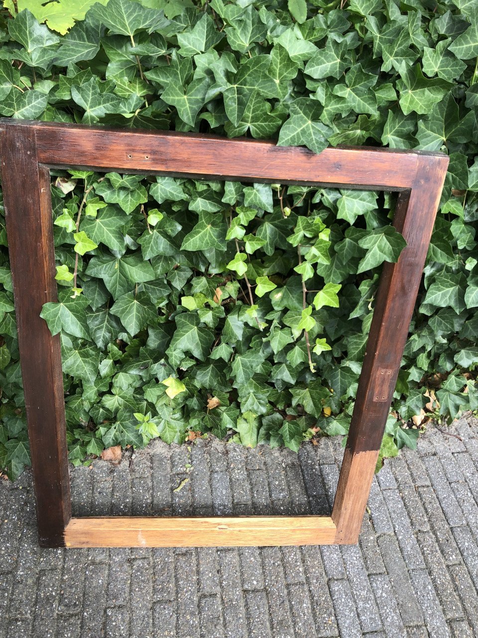 Houten convector rooster teak en raamkozijn meranti