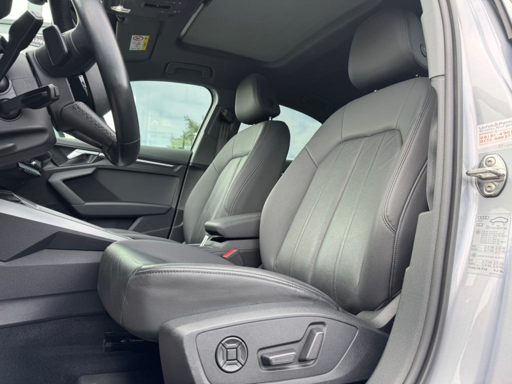 Audi A3 limousine 35 tfsi * matrix led * leer * panoramadak * trekhaak