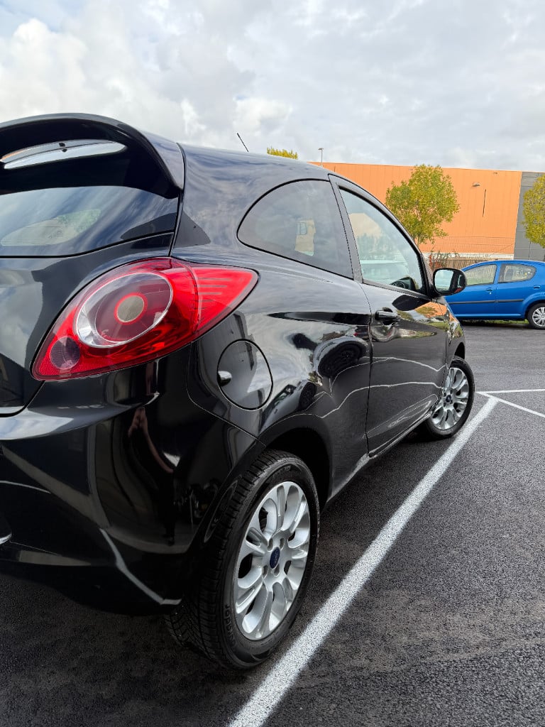 Ford KA 1.2 - titanium - airco