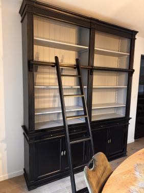 Boekenkast met ladder