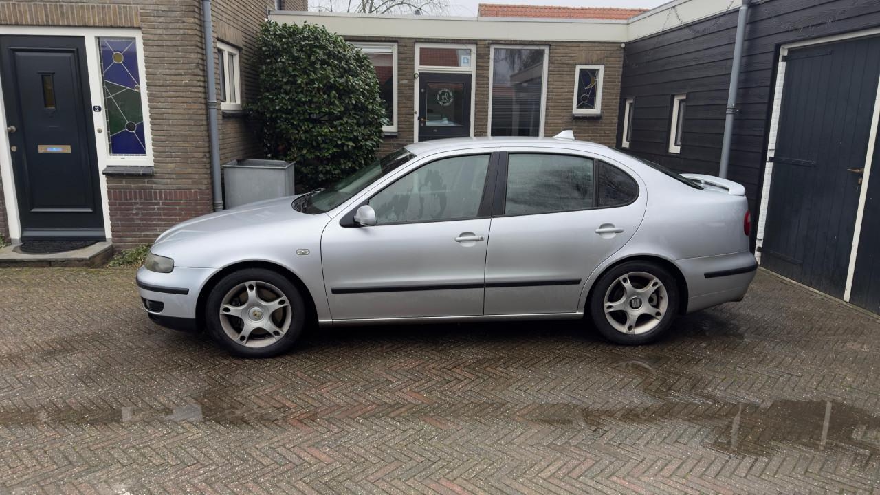 Seat Toledo 2.3 VR5 125KW 2003 Grijs