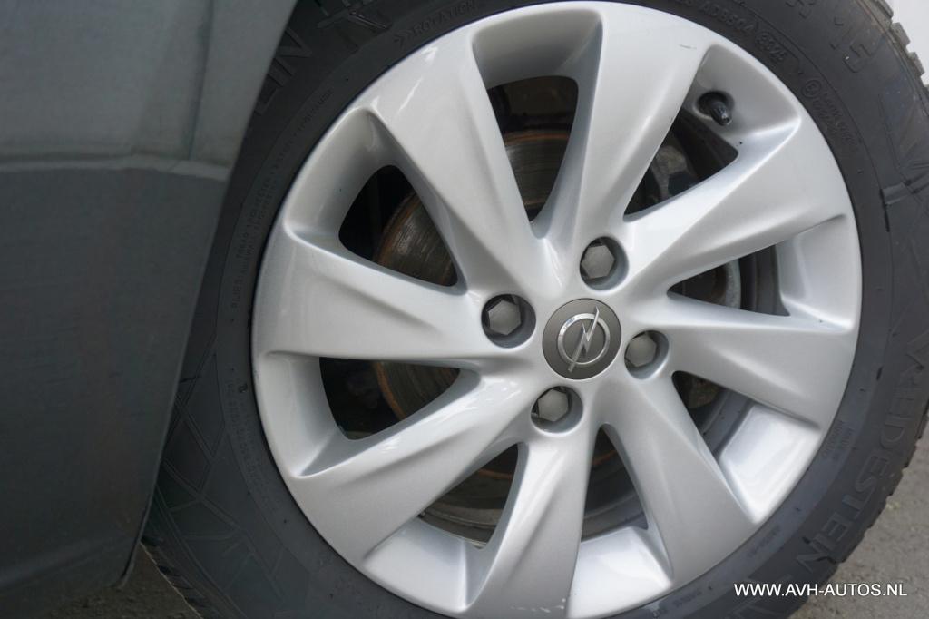 Opel Corsa 1.4 favourite