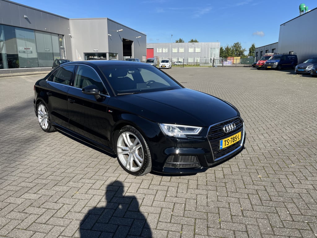 Audi A3 limousine 1.5 tfsi cod sport s line edition nl auto