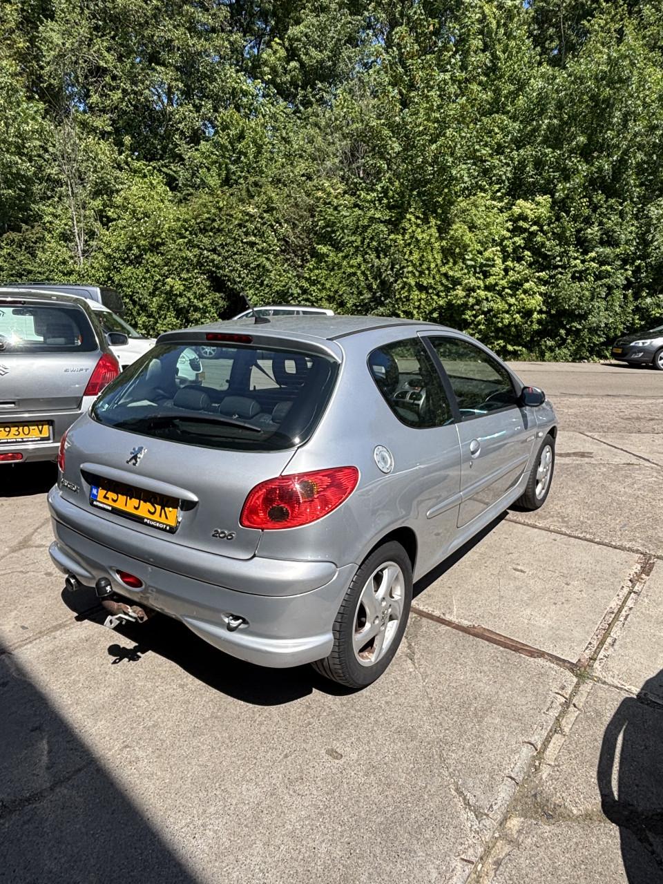 Peugeot 206 jaar apk
