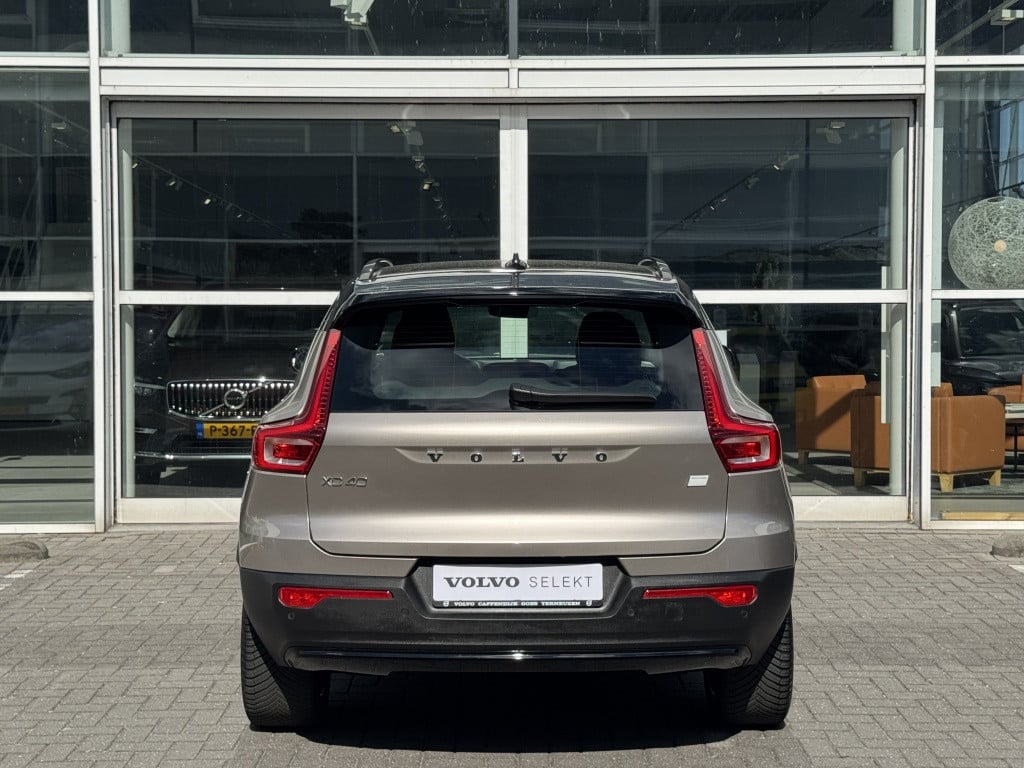Volvo XC40 extended plus 82 kwh/252pk| adap.cruise| trekhaak| camera