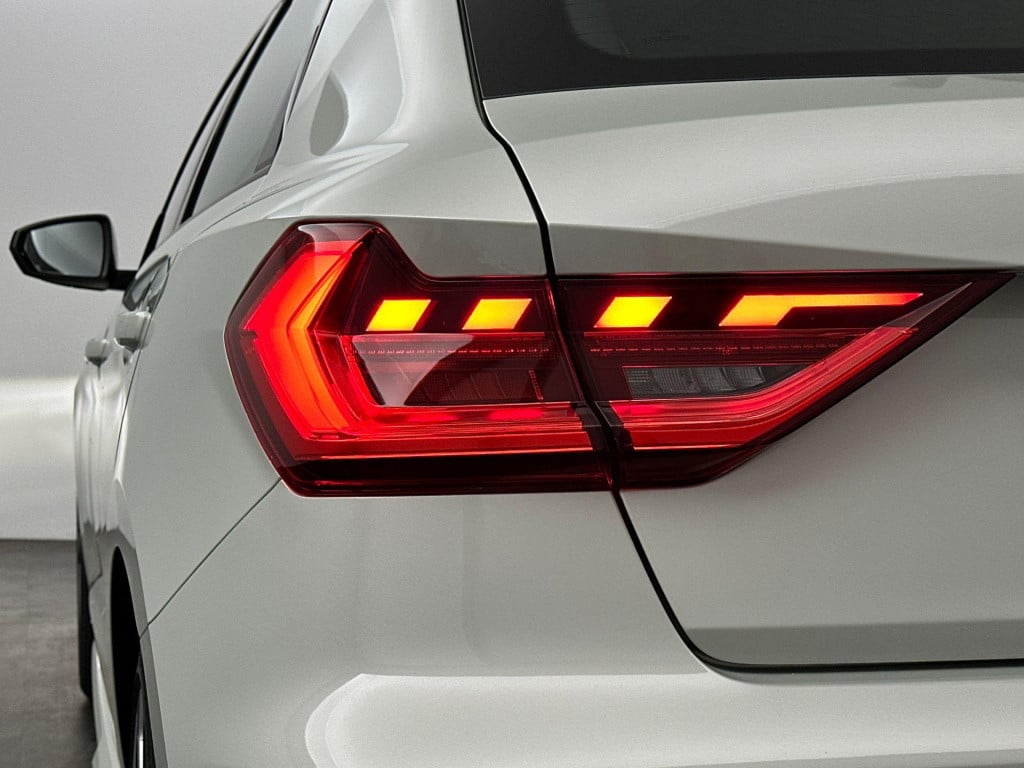 Audi A1 Sportback s edition 25 tfsi 70 kw / 95 pk sportback 7 versn.