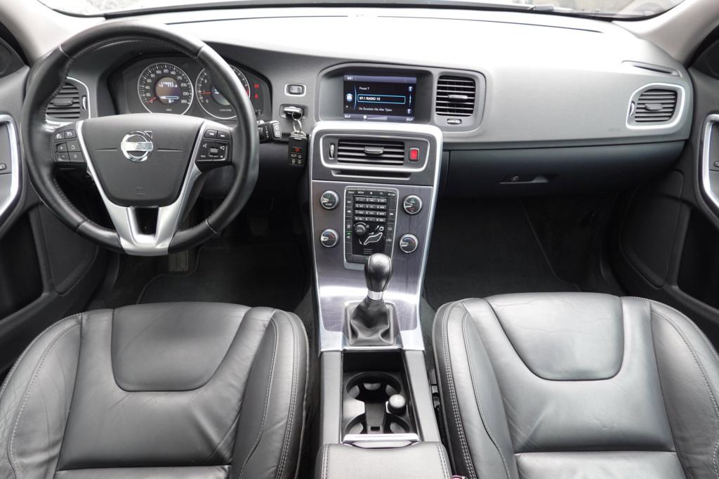 Volvo V60 1.6 t3 150-pk ocean race