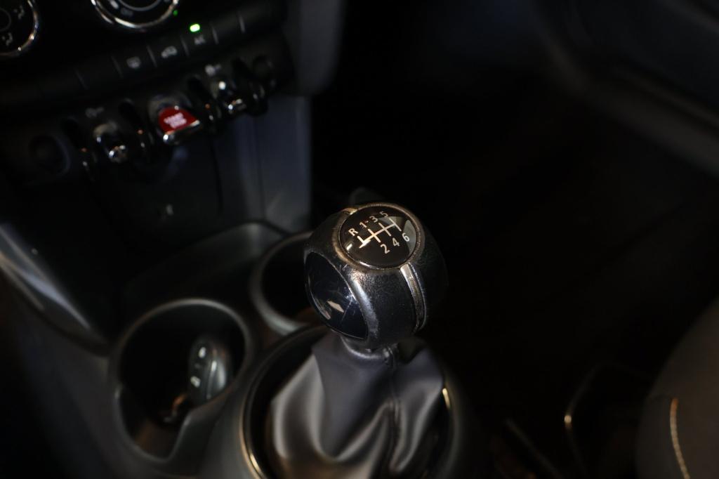 Mini 3-deurs 1.5 cooper nl auto, apple carplay, airco, lm wielen,