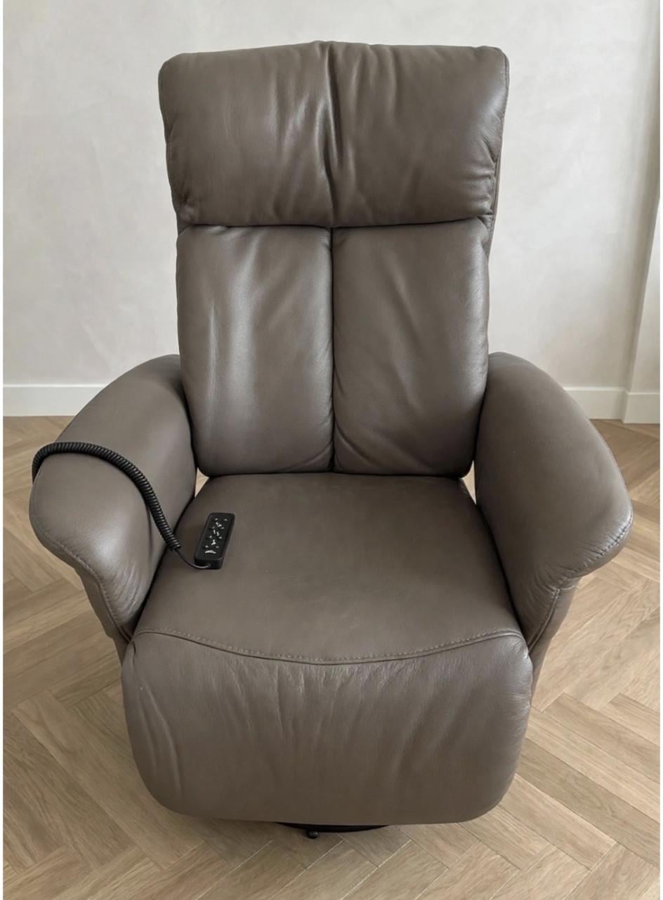 Meubelzorg sta op stoel en relax fauteuil, maat M