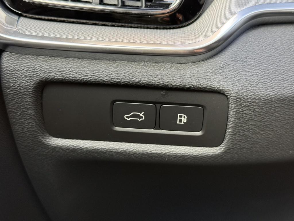 Volvo V60 t6 398pk recharge ultra dark| pano| 360camera| adap.cruise| awd