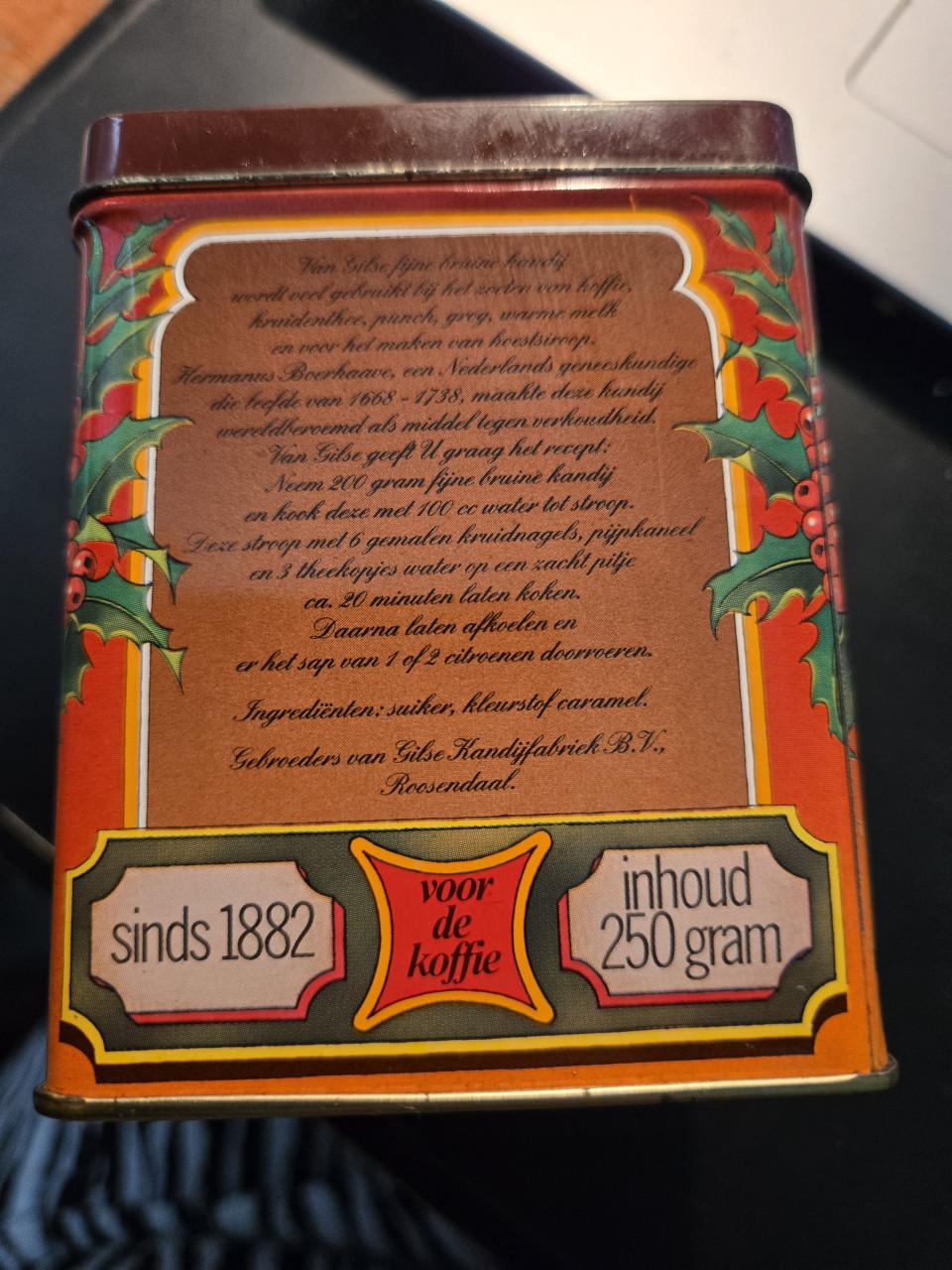 Vintage bewaarblik van het merk Van Gilse, H 9x B 7.5x7.5 cm