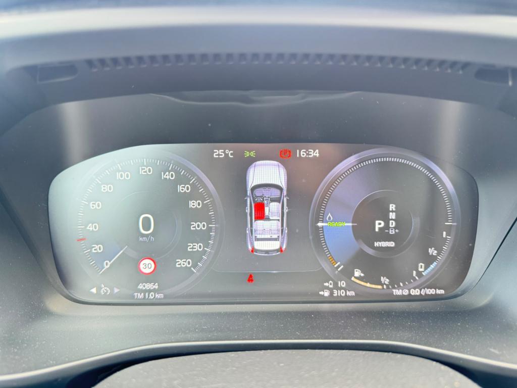 Volvo XC40 1.5 t5 twin engine momentum pro