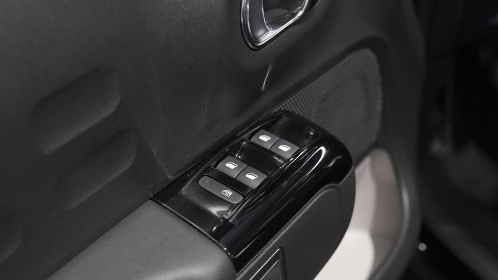 Citroen C3 puretech 82 feel edition | apple carplay | parkeersensoren | nav