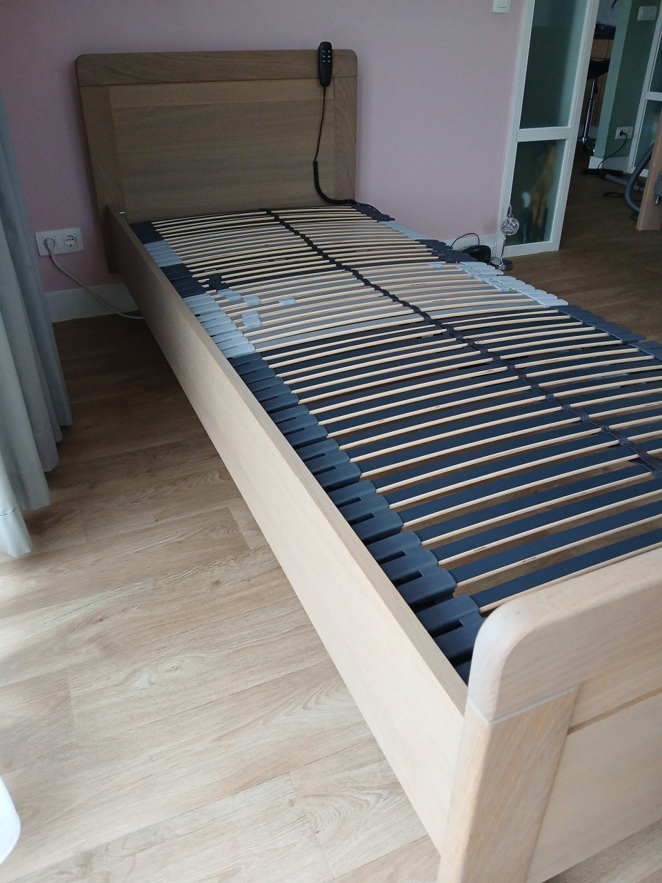 Elektrisch verstelbaar 2 persoons bed.