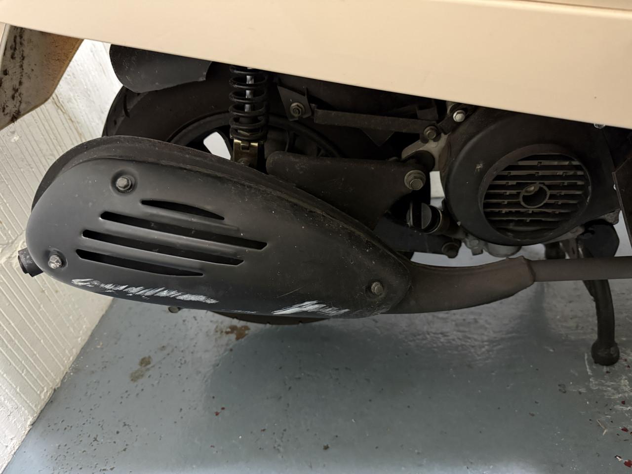 In nieuwe staat Riva Snorscooter