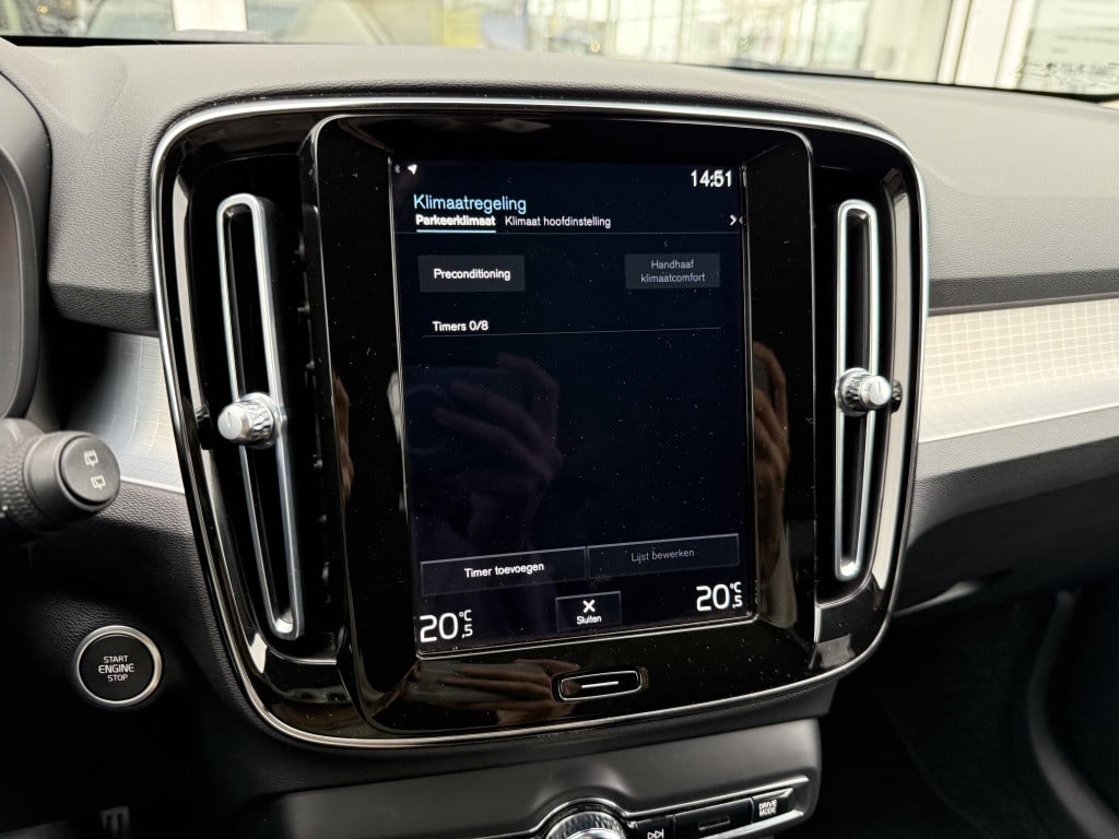 Volvo XC40 t5 262pk recharge business pro| navi| keyless| led| getint glas|