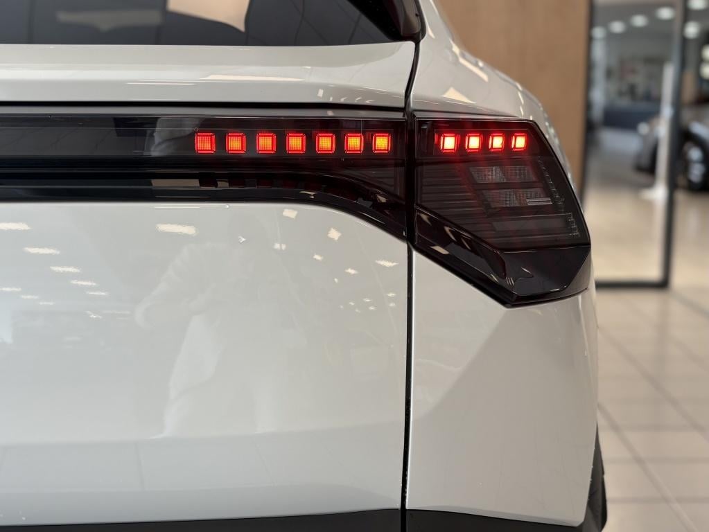 Toyota Urban Cruiser executive 61 kwh | panodak | jbl |