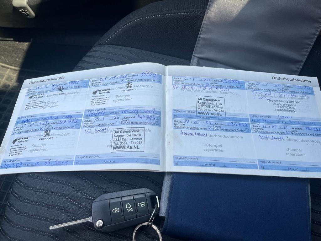 Peugeot 308 sw 1.6 bluehdi blue lease executive | pano | trekhaak