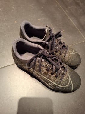 Nike voetbalschoenen maat 32