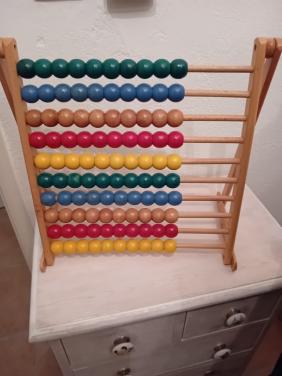 Vrolijk houten telraam