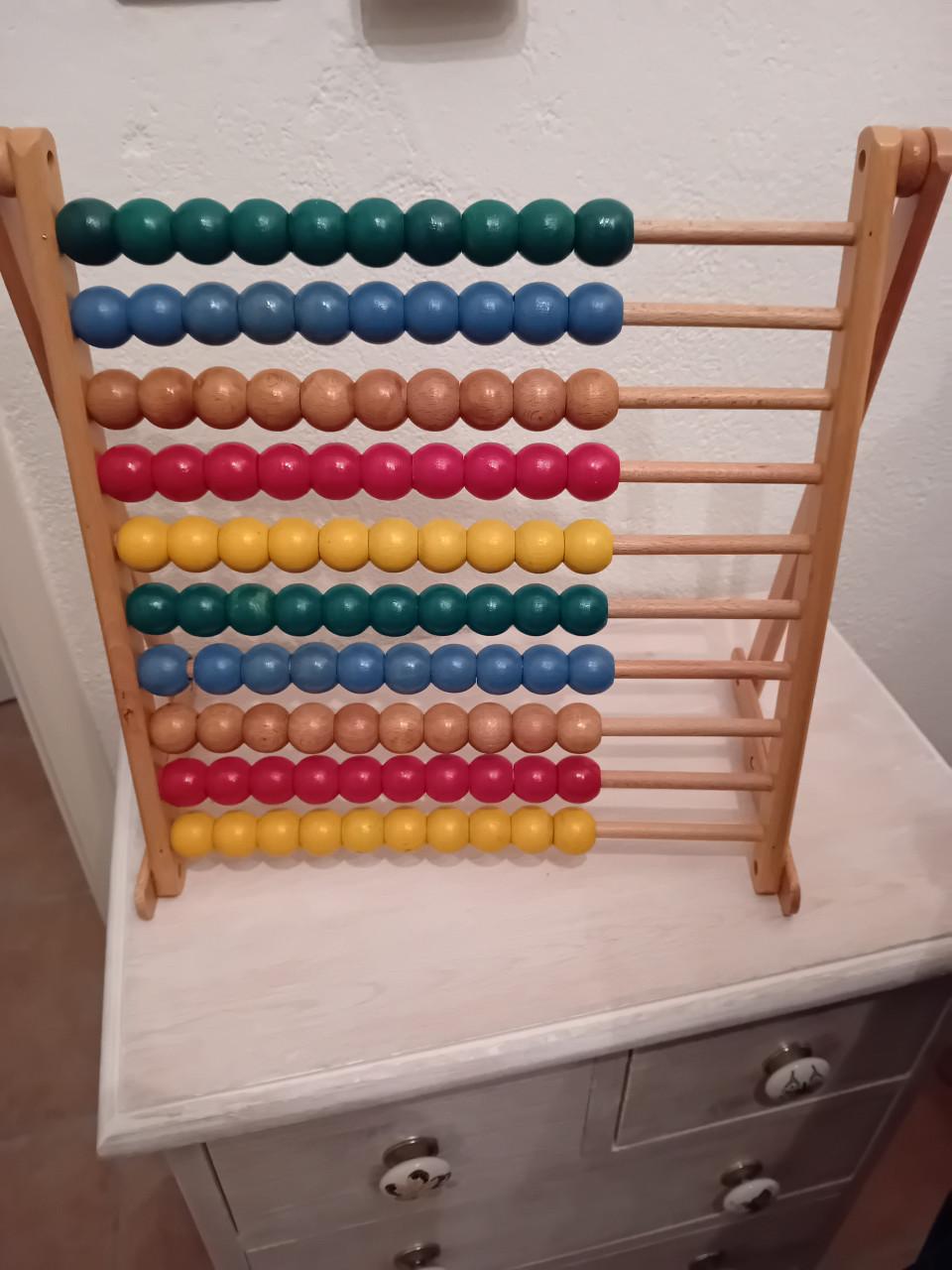 Vrolijk houten telraam