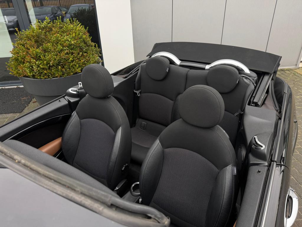 Mini One Cabrio mini 1.6 chili * cruise control * stoelverwarming * pdc * n