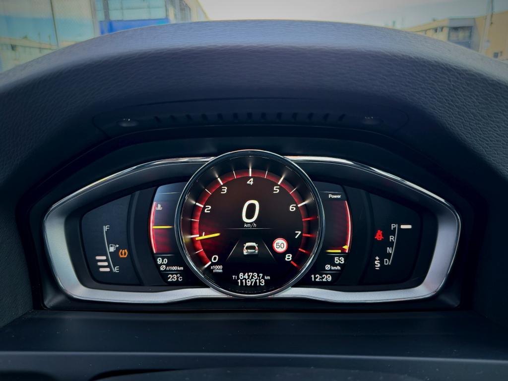 Volvo V60 cross country 2.0 t5 summum leder ecc dak