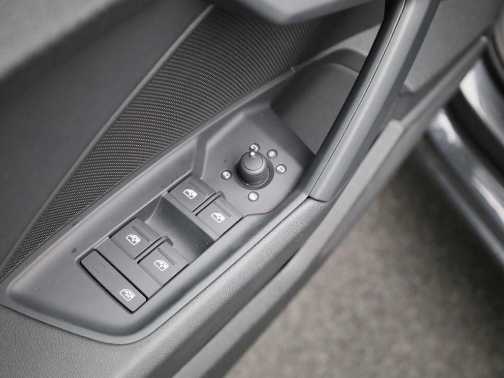 Audi A3 limousine 30 tfsi pro line | automaat | navigatie | stoelverwarming