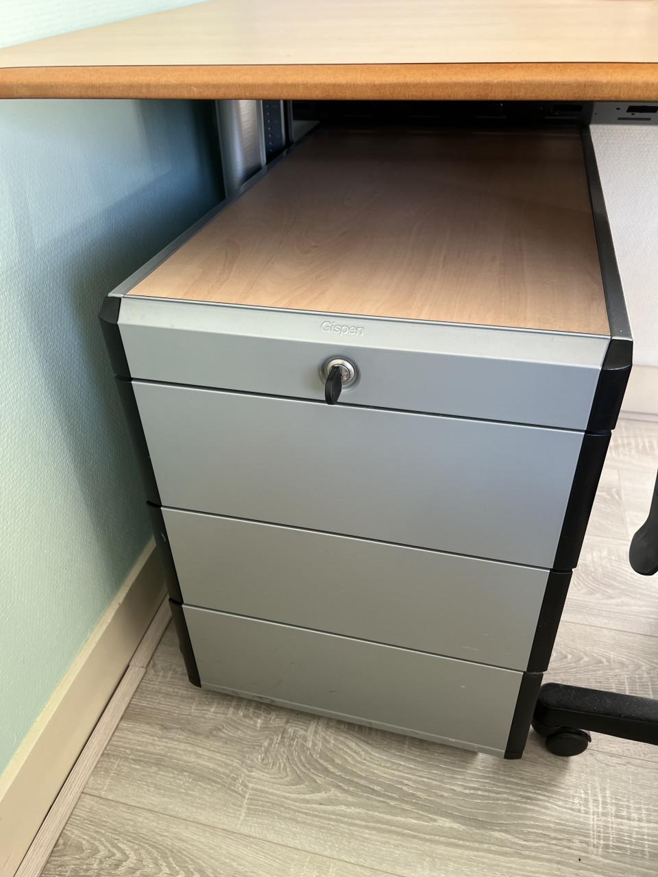 Gispen bureau + Gispen ladeblok + bureaustoel