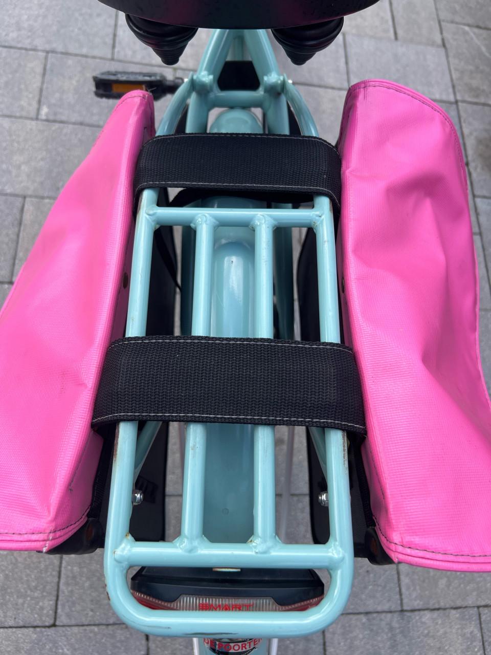 Alpina Kinderfiets 26 inch met voordrager en fietstassen