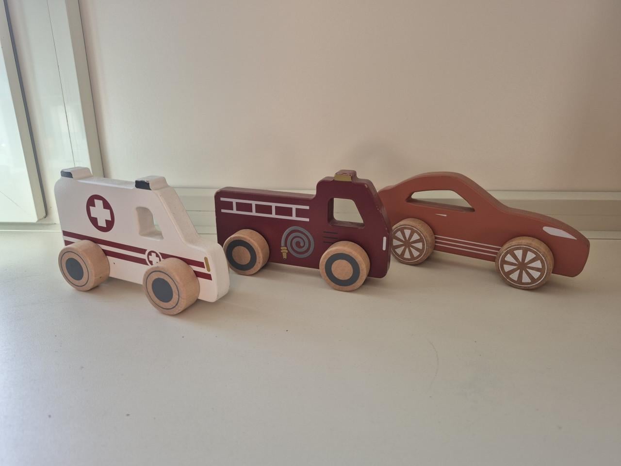 Houten speelgoed auto's