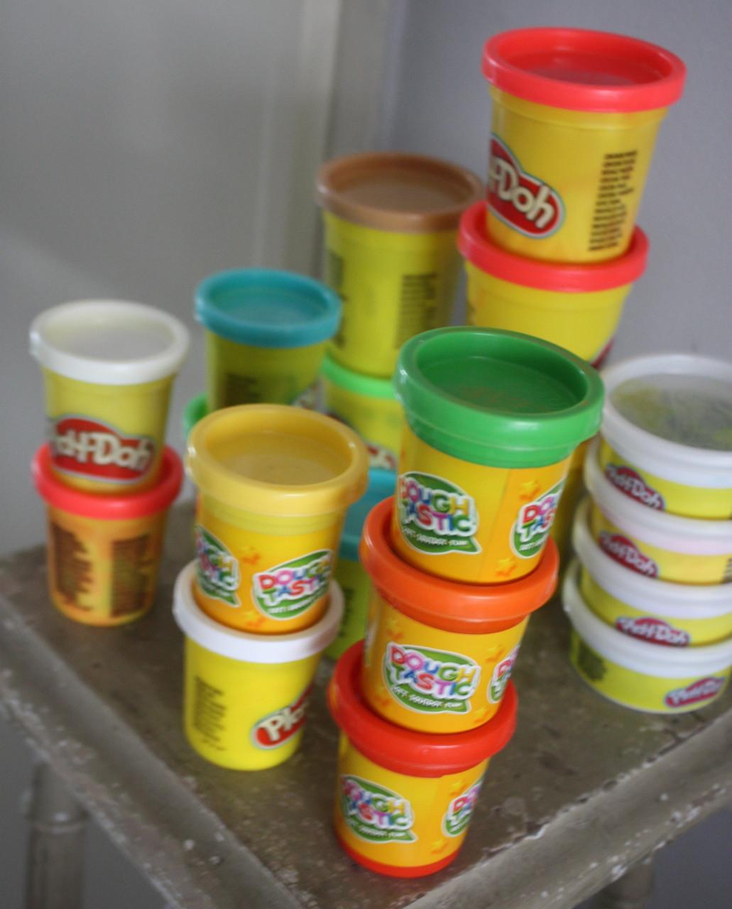 Een set gebruikte Play-Doh klei 19 potjes