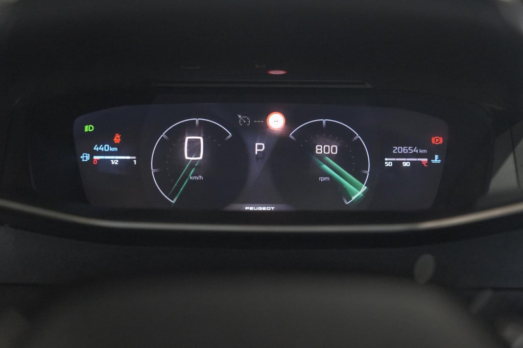 Peugeot 2008 puretech 130 eat8 gt | camera | apple carplay | parkeersensore