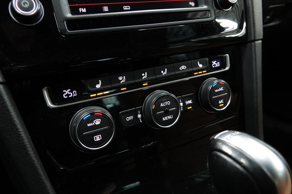 Volkswagen Golf 1.4 tsi | acc | camera | pdc | 19' |