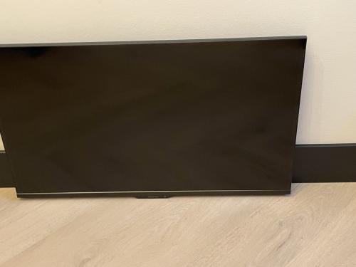 TV (Alphatronics) met ophangbeugel voor in Camper / Caravan