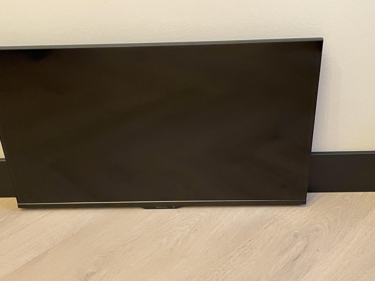 TV (Alphatronics) met ophangbeugel voor in Camper / Caravan