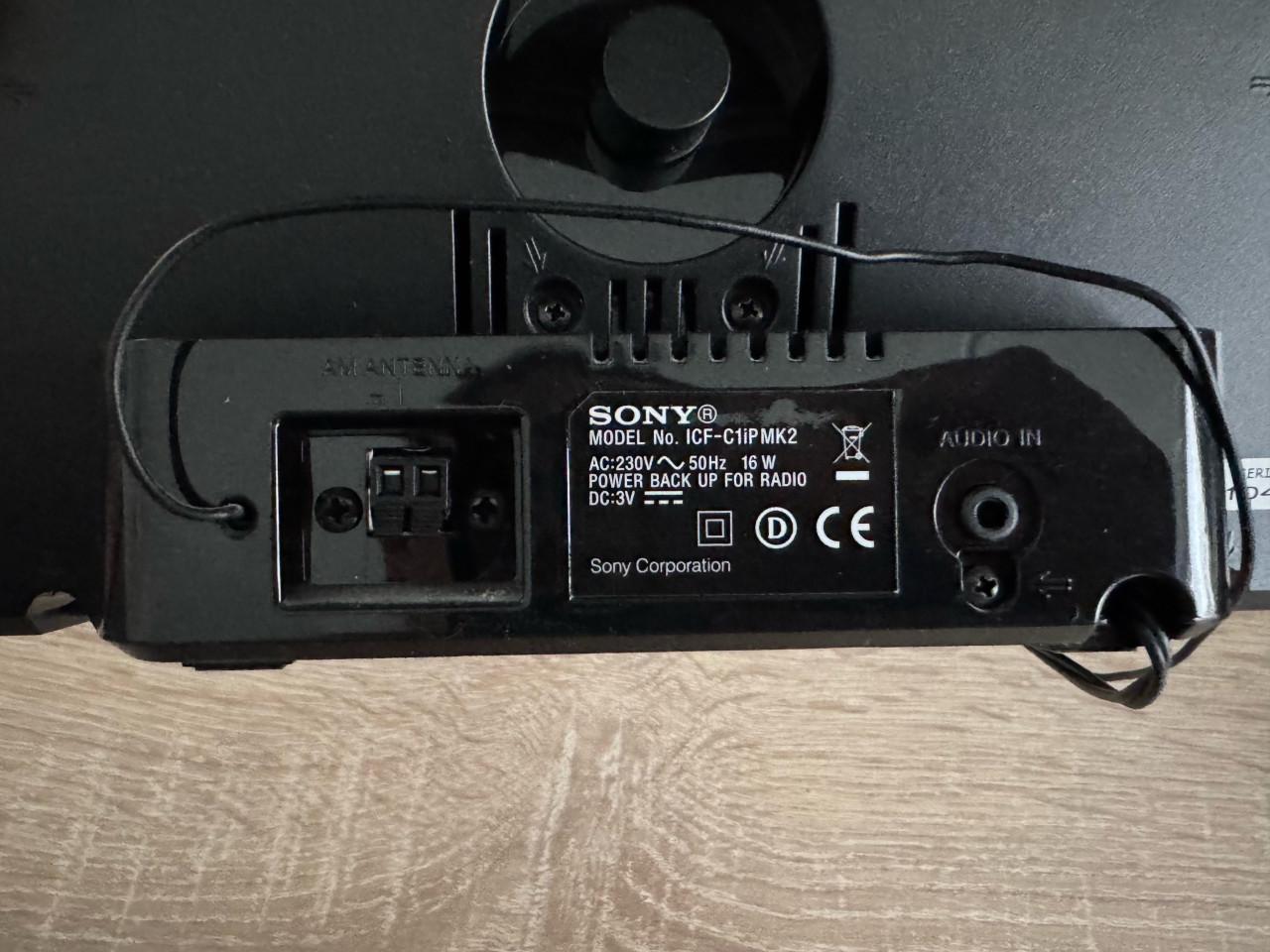 Sony Dream Machine ICF-C1iPMK2 Alarm Clock Radio & iPhone iPod Docking