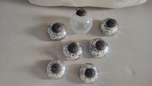Set v 7 vintage kerstballen kwik glas + craquelé