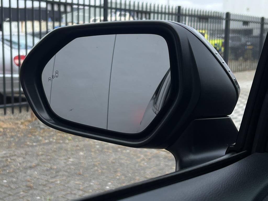 Toyota Yaris Cross 1.5 hybr 115 dynamic | parkeersensoren | stoel+ stuur ve