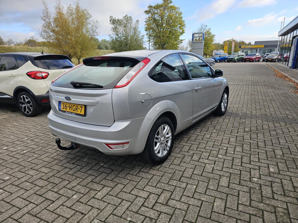 Ford Focus 1.6 trend airco,trekhaak. van eerste eigenaar!
