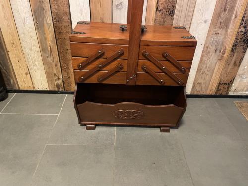 Prachtige klassieke naaibox