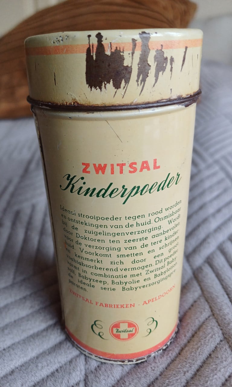 Zwitsal babypoederblikje